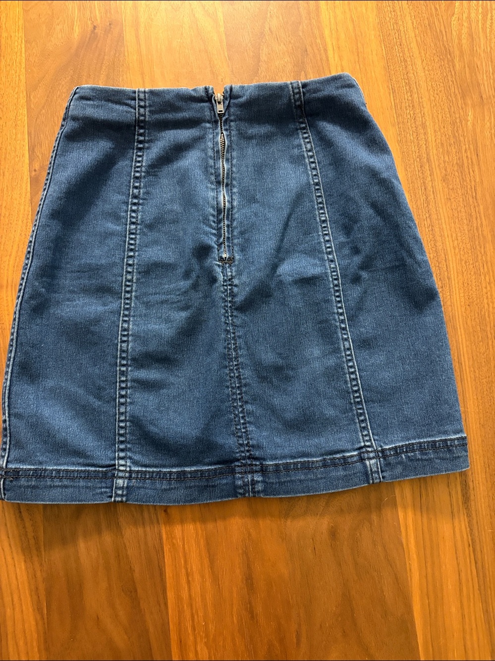 Free People Misses Women’s Jean mini Skirt size 0 - Picture 3 of 4